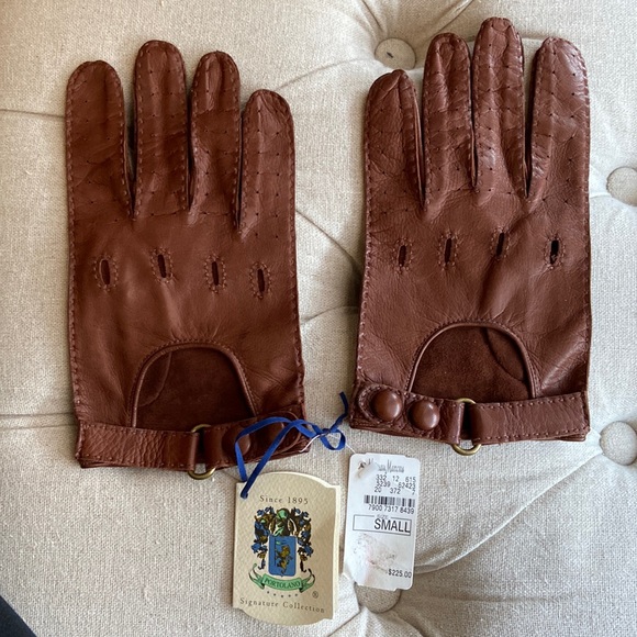 Driving gloves